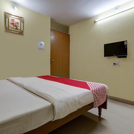 OYO 4283 Hotel Satguru Jamshedpur Buitenkant foto