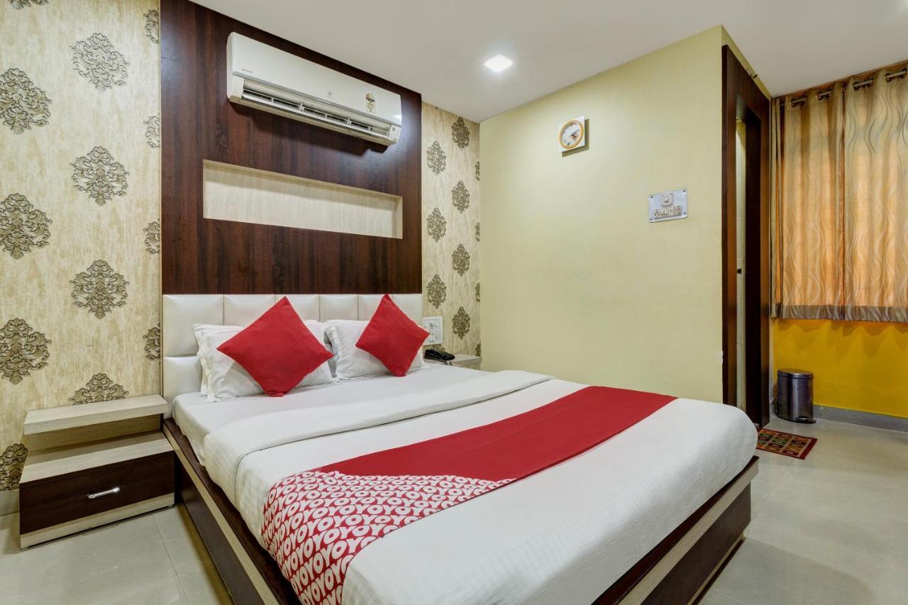 OYO 4283 Hotel Satguru Jamshedpur Buitenkant foto