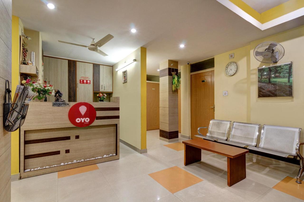OYO 4283 Hotel Satguru Jamshedpur Buitenkant foto