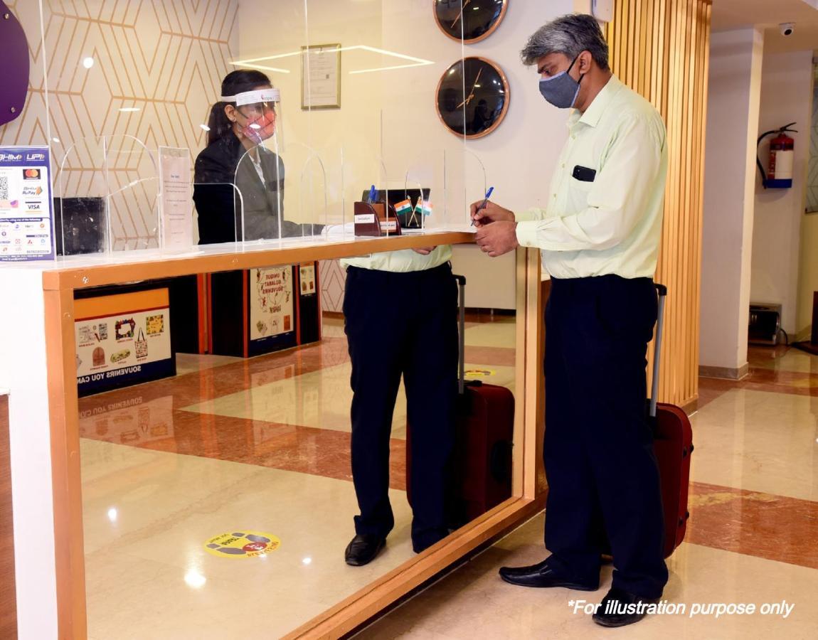 OYO 4283 Hotel Satguru Jamshedpur Buitenkant foto