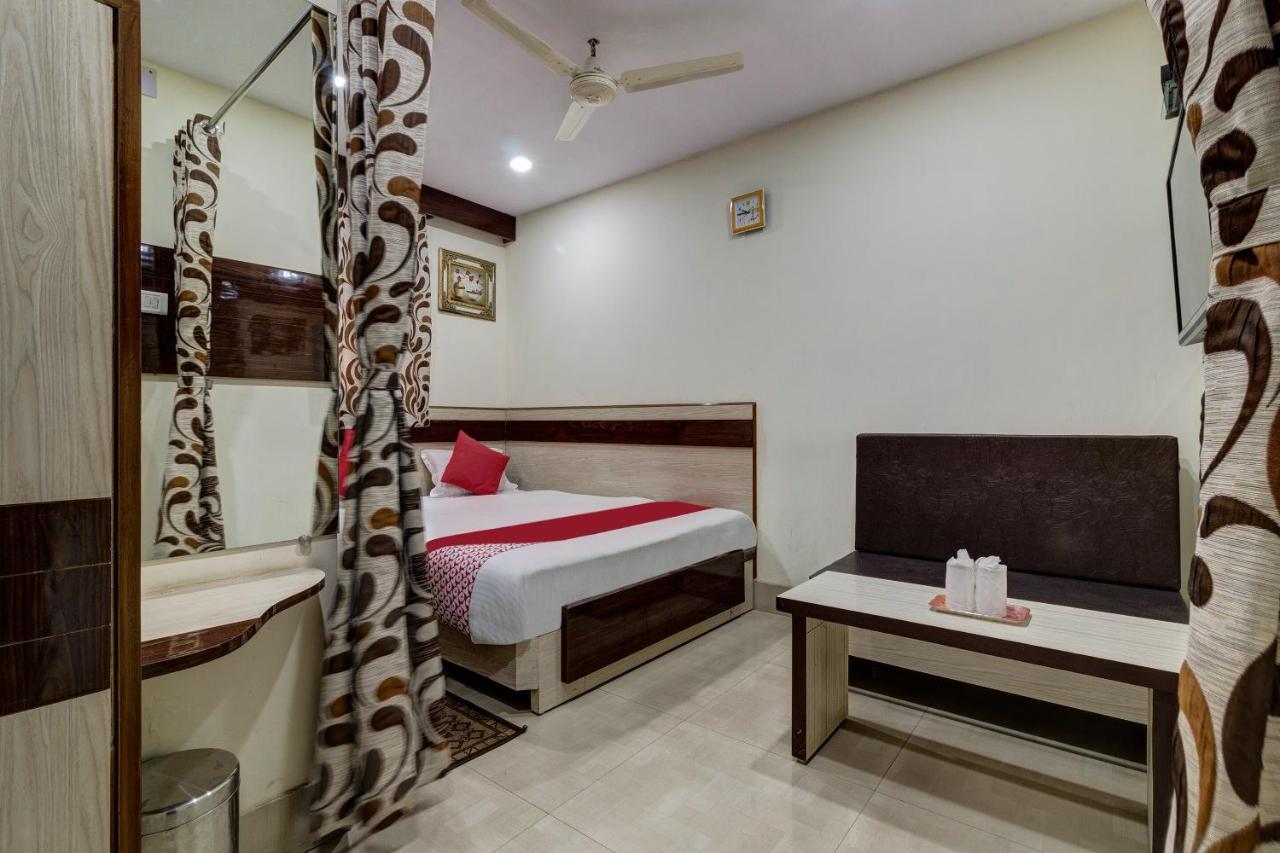OYO 4283 Hotel Satguru Jamshedpur Buitenkant foto